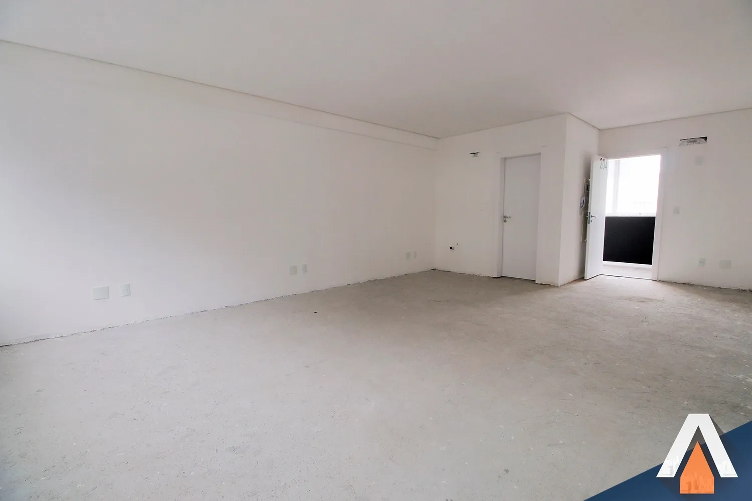 ACRC IMÓVEIS - Oportunidade de alugar sala comercial NOVA, no centro da cidade — foto 3