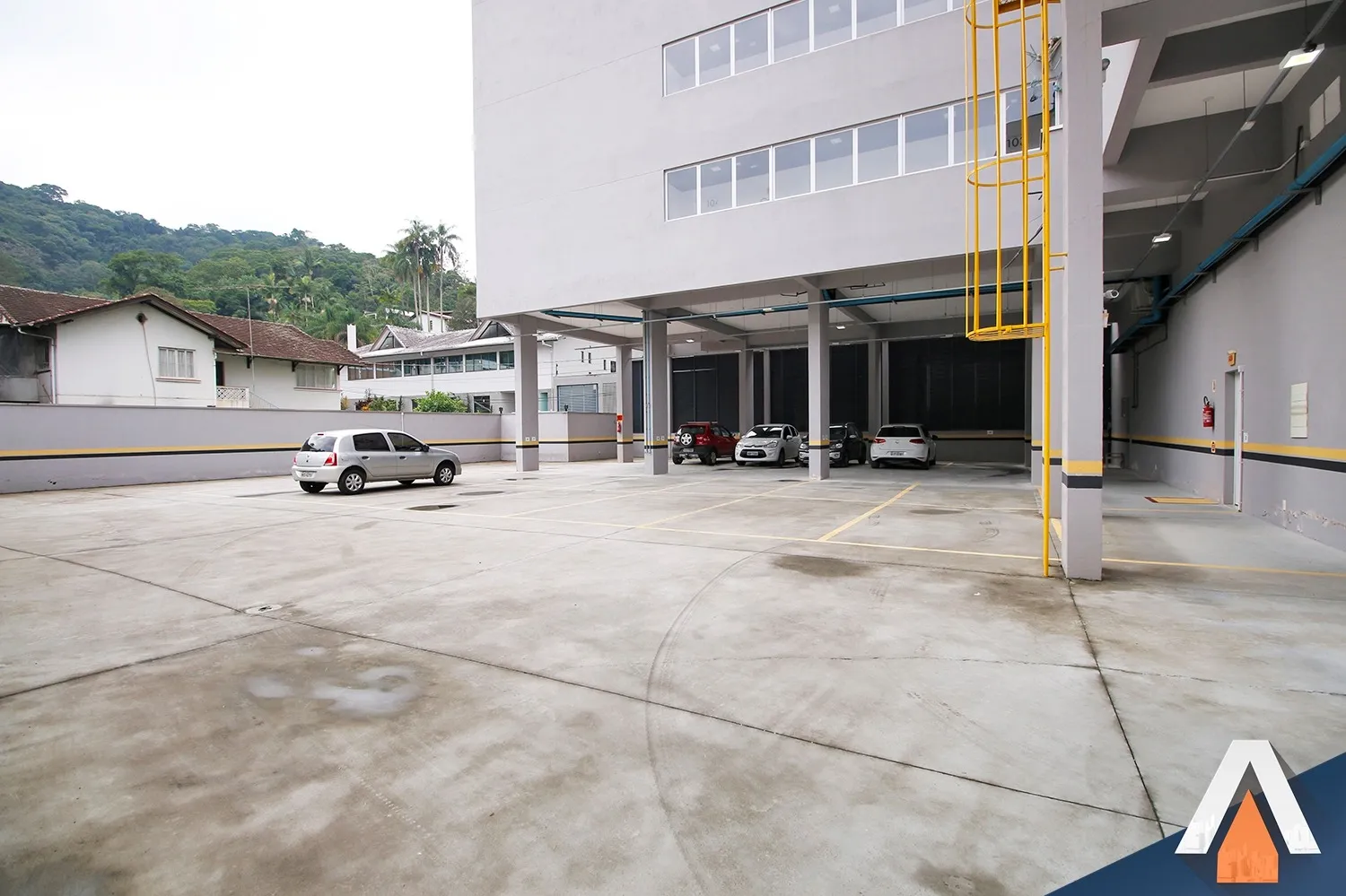 ACRC IMÓVEIS - Sala nova em localização privilegiada no centro e com 01 vaga de garagem — foto 6