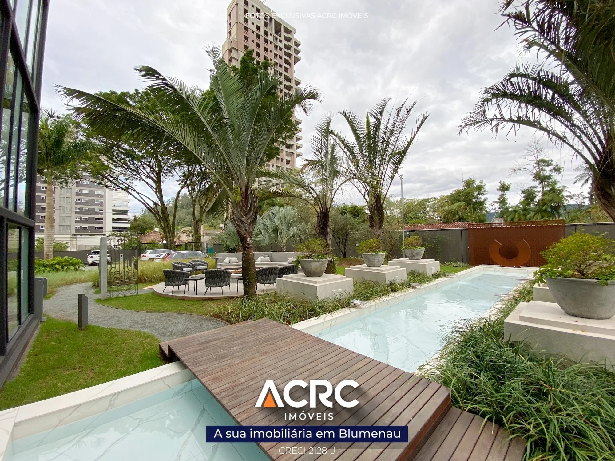 ACRC Imóveis - Apartamento com ampla área privativa à venda no bairro Ponta Aguda — foto 2