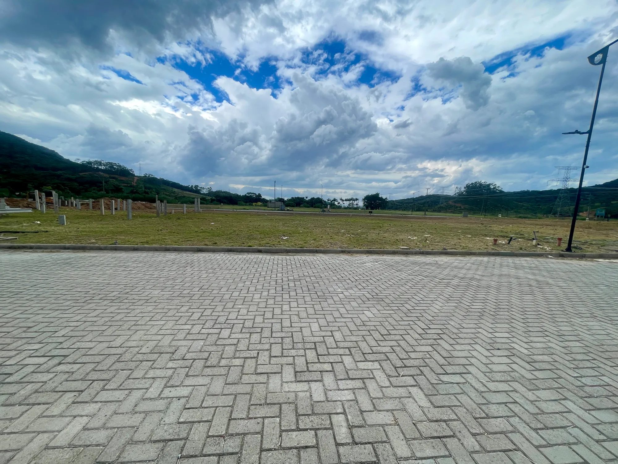 Terreno Condomínio Pátio Rio do Meio Sul Condomínio Comercial. - foto 1