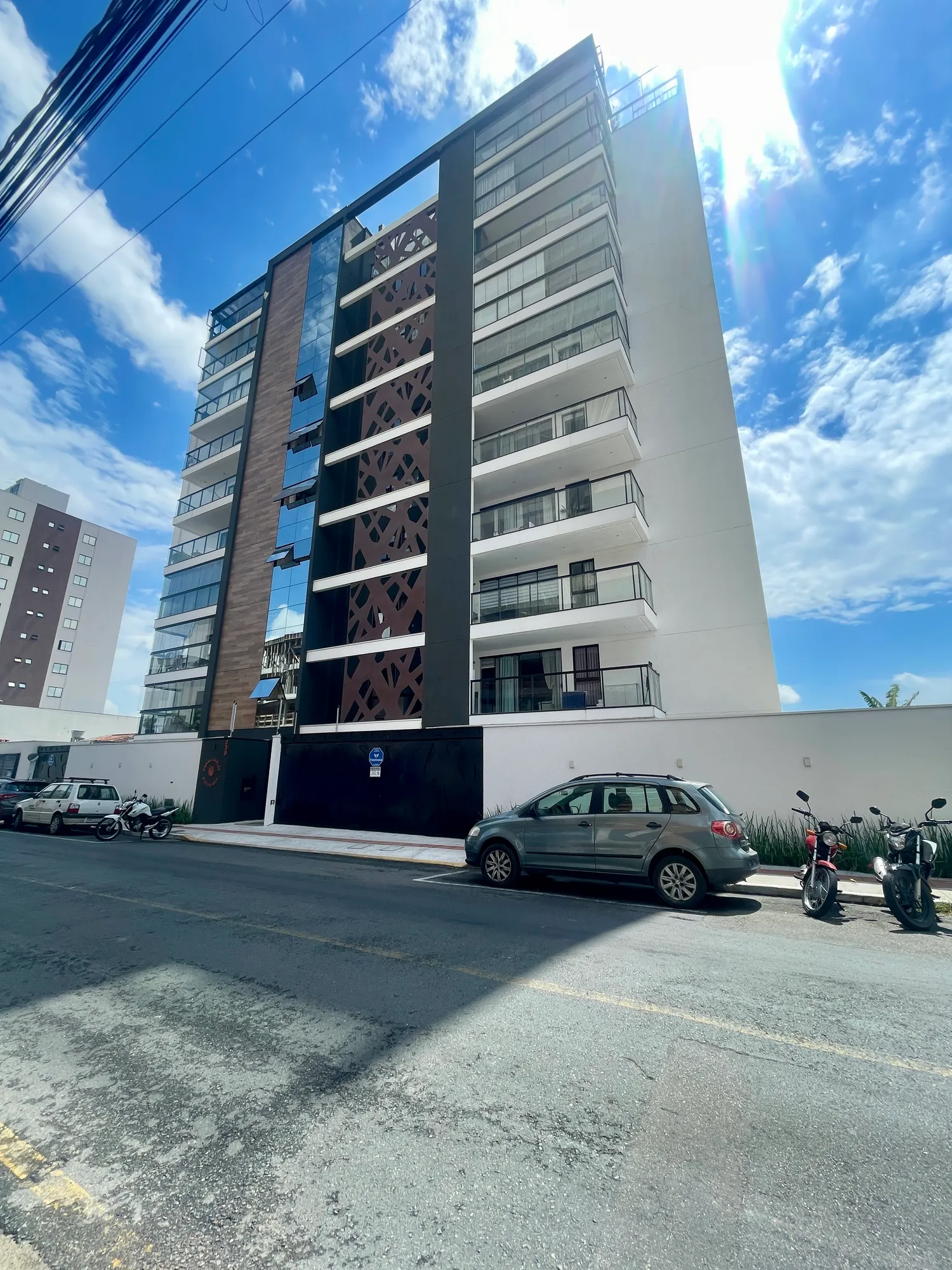Apartamento a venda no Edifício Coral Gables em Camboriú/SC - foto 1