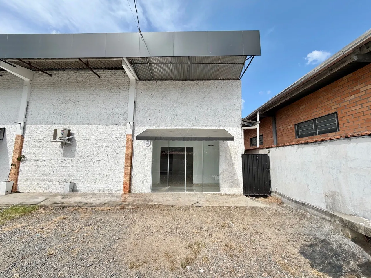 Sala/ Módulo Comercial/ Industrial para Empresas com 90m, para Alugar na Rua Bahia, bairro Passo Manso em Blumenau/SC - foto 1