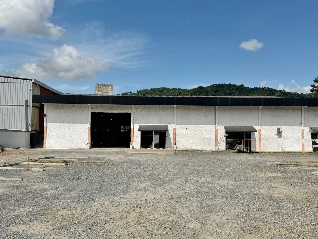 Sala/ Módulo Comercial/ Industrial para Empresas com 90m, para Alugar na Rua Bahia, bairro Passo Manso em Blumenau/SC — foto 2