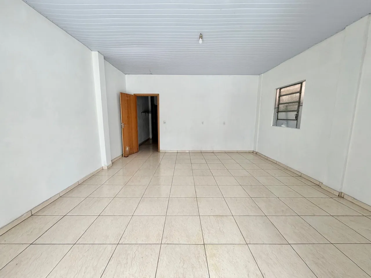 Sala/ Módulo Comercial/ Industrial para Empresas com 90m, para Alugar na Rua Bahia, bairro Passo Manso em Blumenau/SC — foto 3