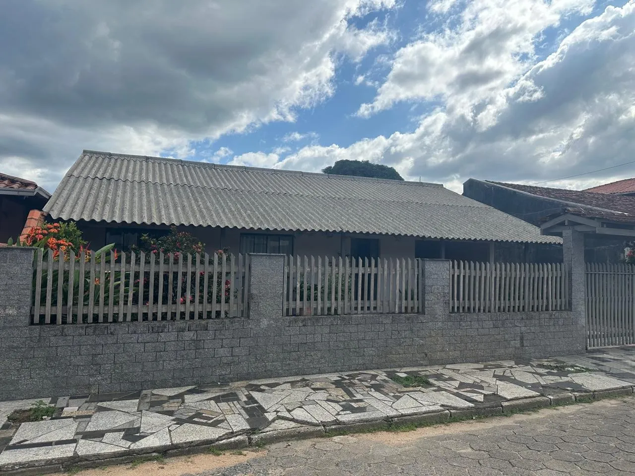 Casa - 3 dormitórios - 2 vagas - foto 1