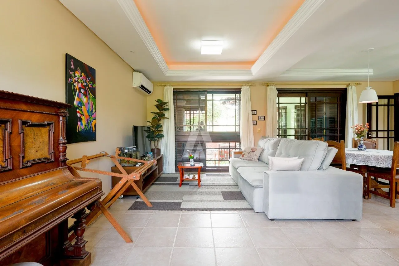 Casa com 2 suítes e 2 quartos à venda no bairro Costa e Silva em Joinville-SC por R$1.700.000,00. - foto 1