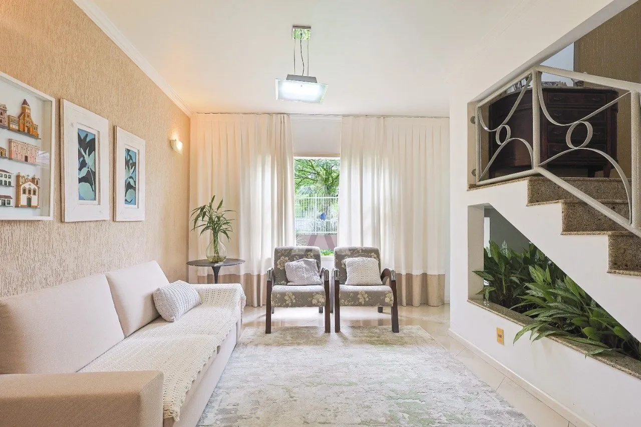 Casa com 2 suítes e 3 quartos à venda no bairro Santo Antônio em Joinville-SC por R$1.600.000,00. — foto 2