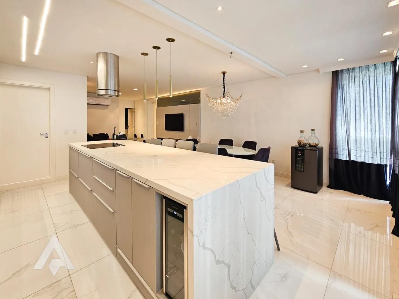 Apartamento com 3 suítes à venda por R$ 1.200.000,00 - Bairro Velha - Blumenau/SC — foto 2