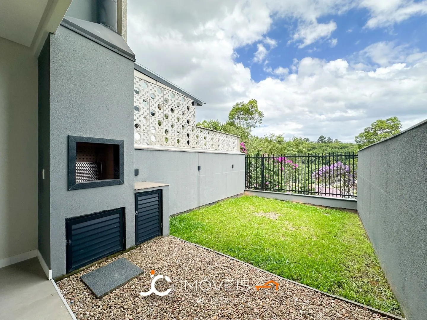 Sobrado com 3 dormitórios sendo 1 suíte à venda, 120 m por R$ 555.000 - Fortaleza Alta - Blumenau/SC — foto 3