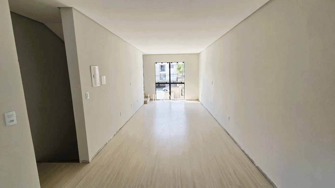 Sobrado tríplex, 2 suítes a venda no bairro Escola Agrícola. — foto 4