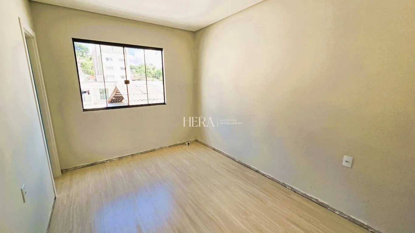 Sobrado tríplex, 2 suítes a venda no bairro Escola Agrícola. — foto 6