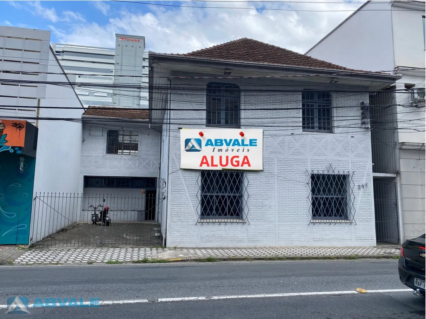 Casa comercial para alugar no Centro de Blumenau, próximo à Prefeitura, com aproximadamente 440m construídos, estacionamento privativo para 4 carros - foto 1
