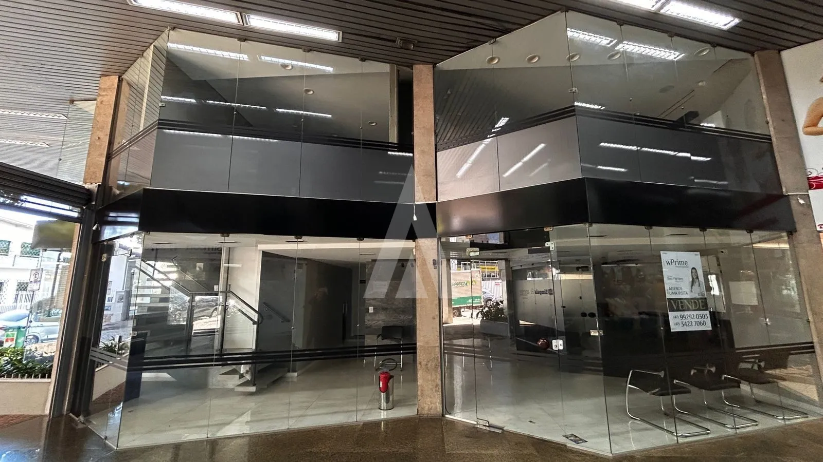 LOJA / SALA COMERCIAL COM 157,43 COM 4 SALAS, RECEPÇÃO, 3 LAVABOS, AMBIENTES CLIMATIZADOS NO BAIRRO CENTRO. - foto 1