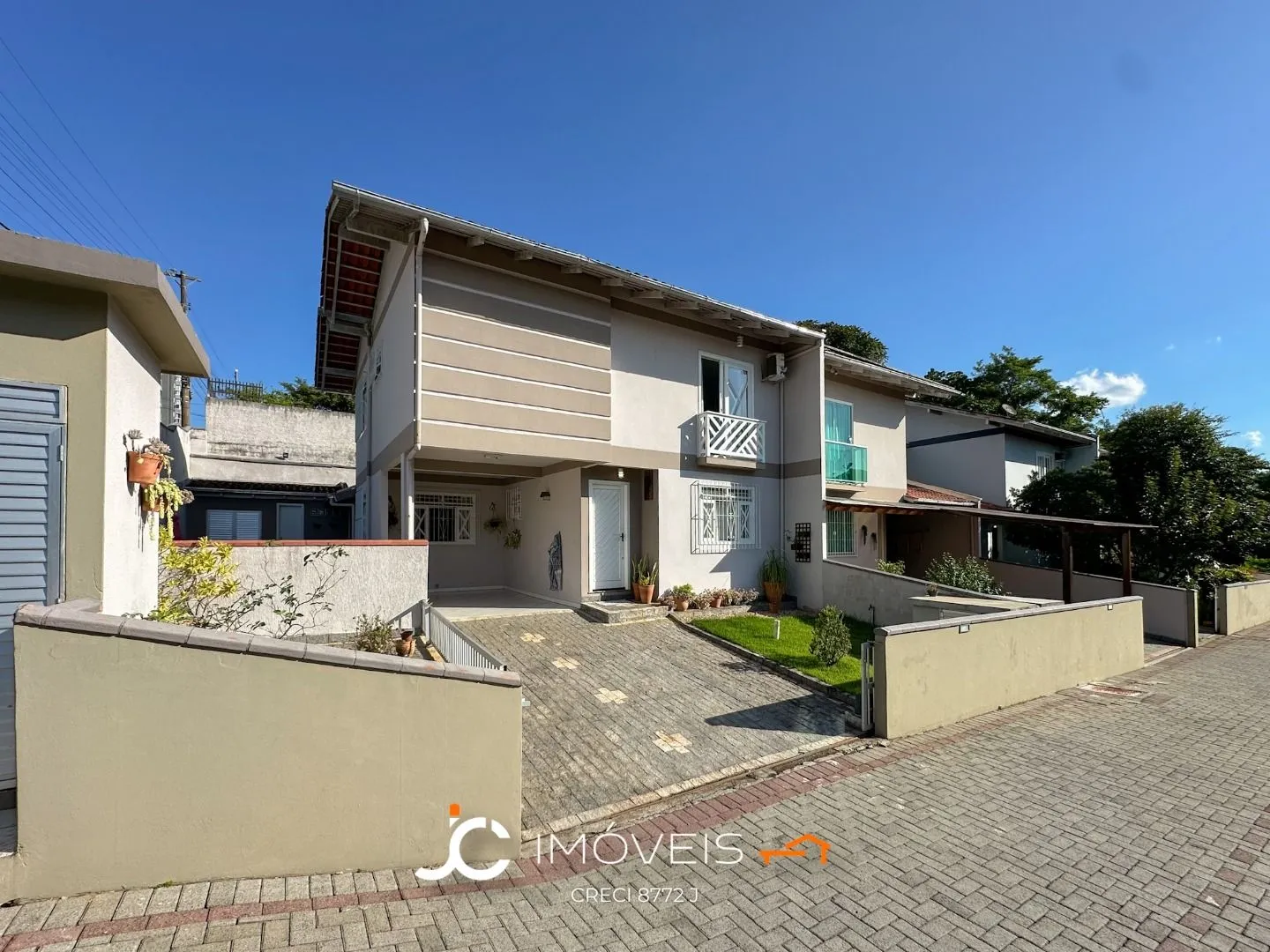 Sobrado com 3 dormitórios à venda, 147 m por R$ 680.000,00 - Água Verde - Blumenau/SC - foto 1