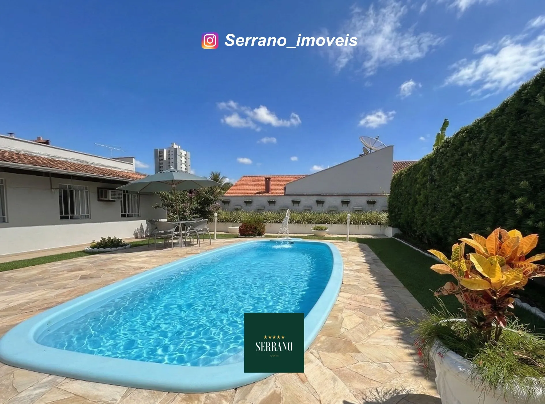 Casa com Piscina à venda - foto 1