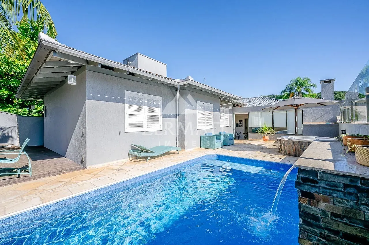 Casa · para alugar · 4 quartos · 264m² · Vorstadt, Blumenau