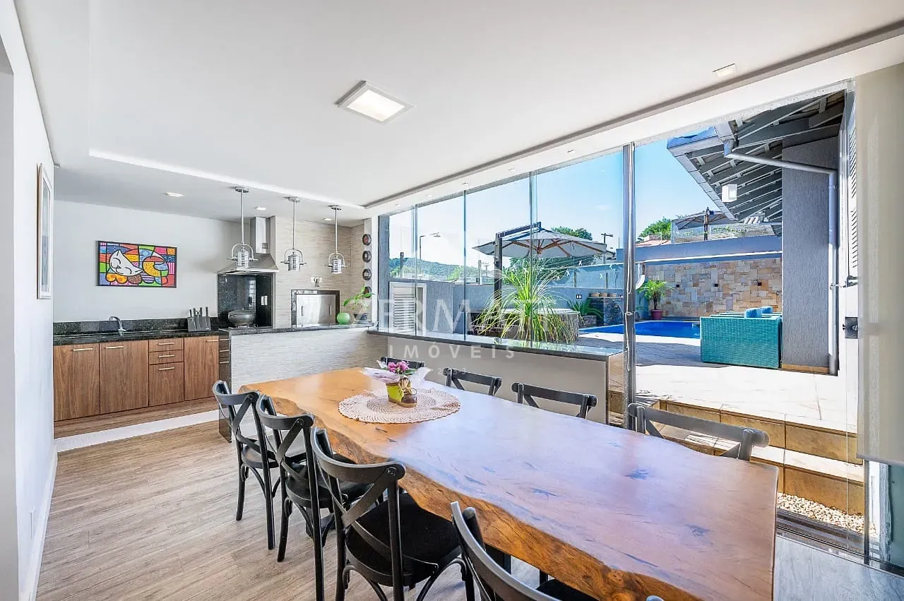 Casa · para alugar · 4 quartos · 264m² · Vorstadt, Blumenau