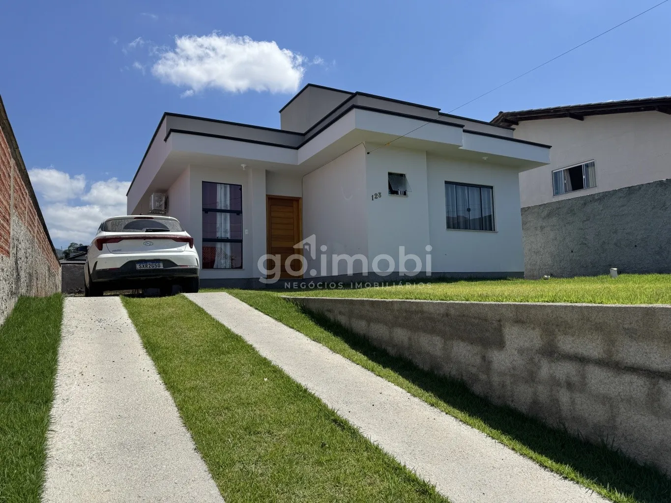 Casa com 03 Dormitórios e 1 Suíte no Bairro João Paulo em Indaial - foto 1