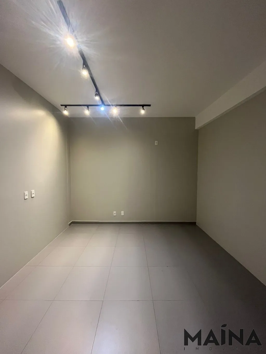 Sala comercial disponível para locação em localização estratégica no centro de Blumenau, na Rua Sete de Setembro, no Condomínio W. Rodacki. — foto 7