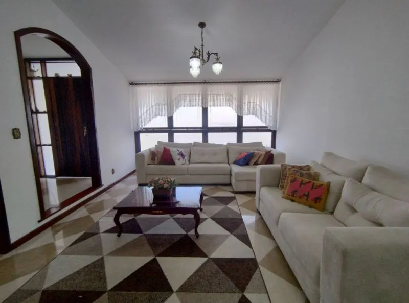 EXCLUSIVO - Residência alto padrão localizada no loteamento Champs Elyséess, a apenas 10 minutos do Centro. Confira! — foto 4