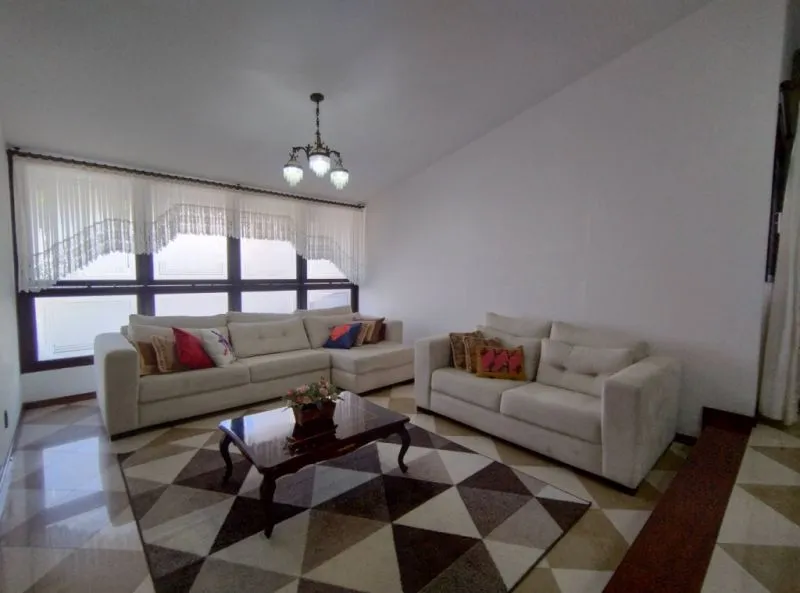 EXCLUSIVO - Residência alto padrão localizada no loteamento Champs Elyséess, a apenas 10 minutos do Centro. Confira! — foto 5