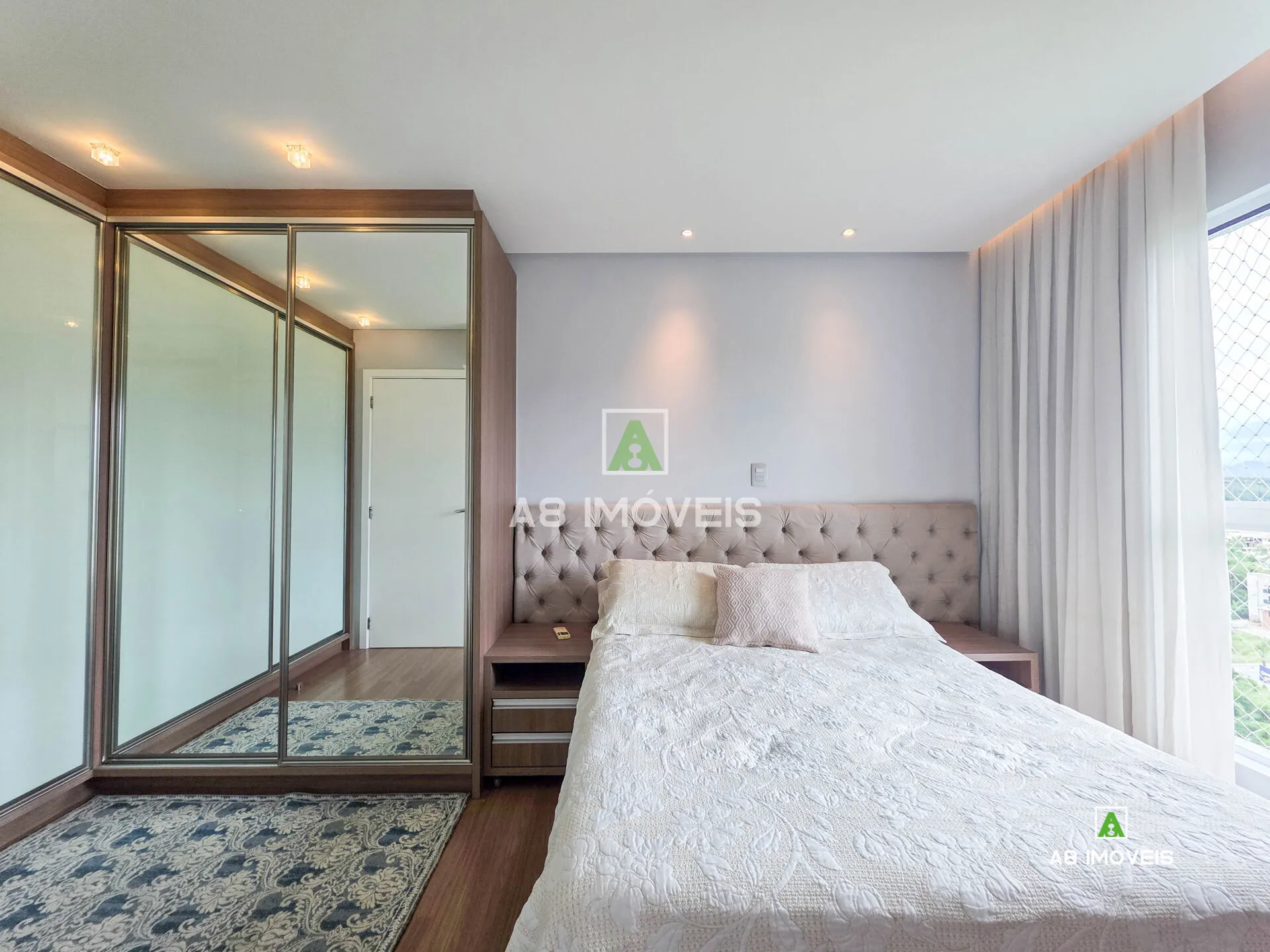 APARTAMENTO MOBILIADO COM SUÍTE DUAS VAGAS ÚLTIMO ANDAR — foto 2