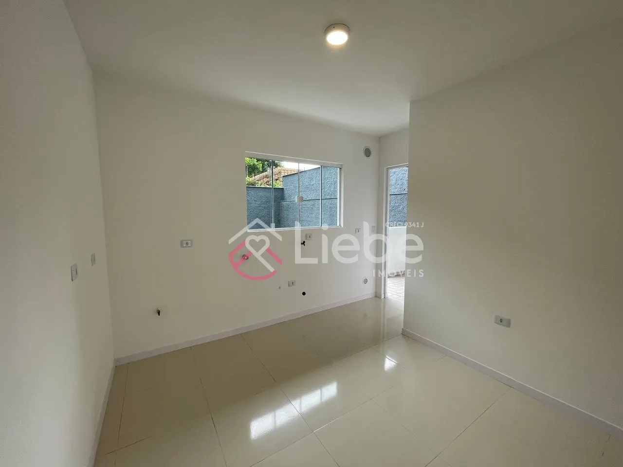 Excelente imóvel em condomínio no Bairro Centro na cidade de Pomerode com 84,65m de área privativa num terreno com 156,81m de uso exclusivo. — foto 7