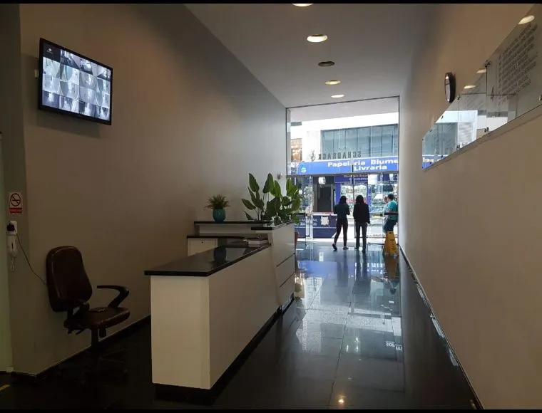 Excelente Sala Comercial no Centro de Blumenau - foto 1