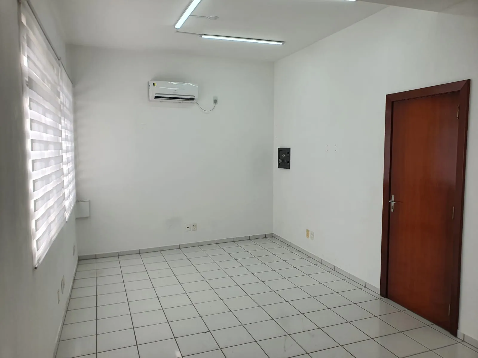 Excelente Sala Comercial no Centro de Blumenau — foto 6