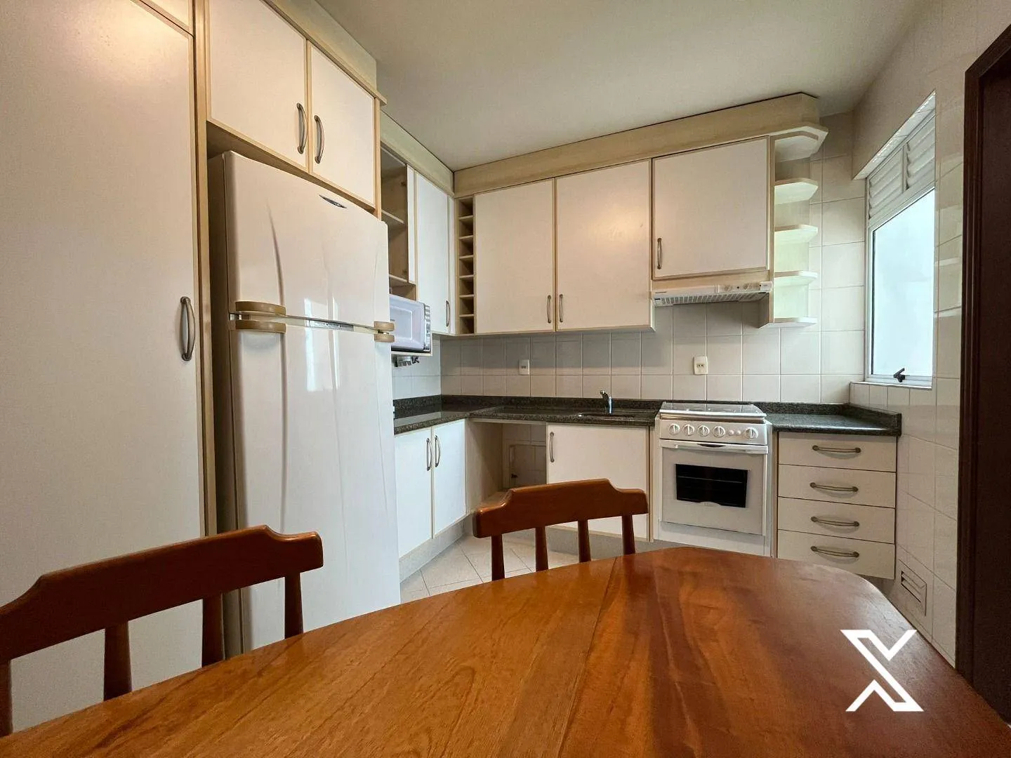 Apartamento com 2 dormitórios para alugar, 84 m por R$ 3.458,00 - Vila Nova - Blumenau/SC - foto 1