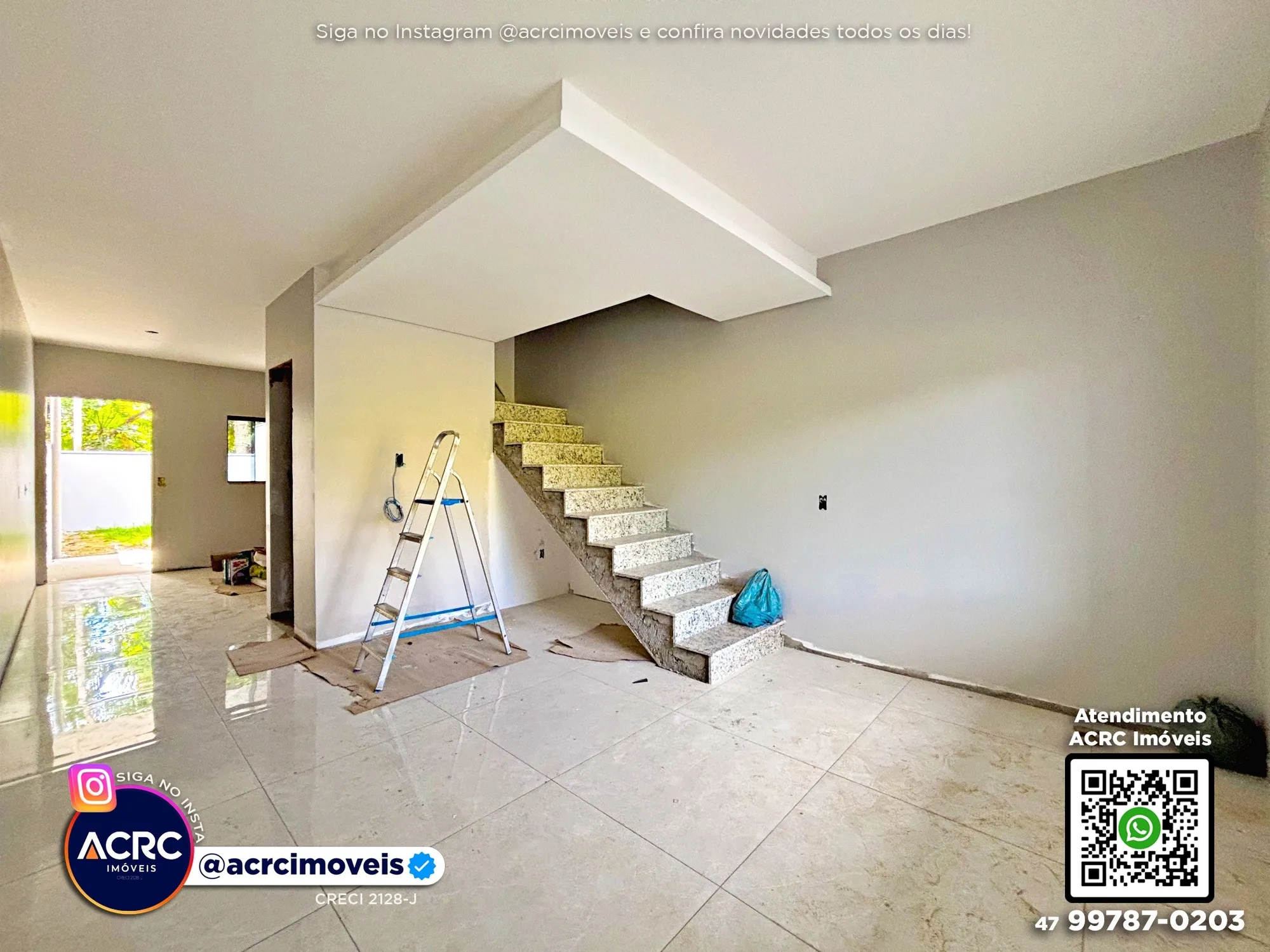 ACRC Imóveis - CA03718 - Sobrado em construção a Venda no Bairro Itoupavazinha em Blumenau - foto 1