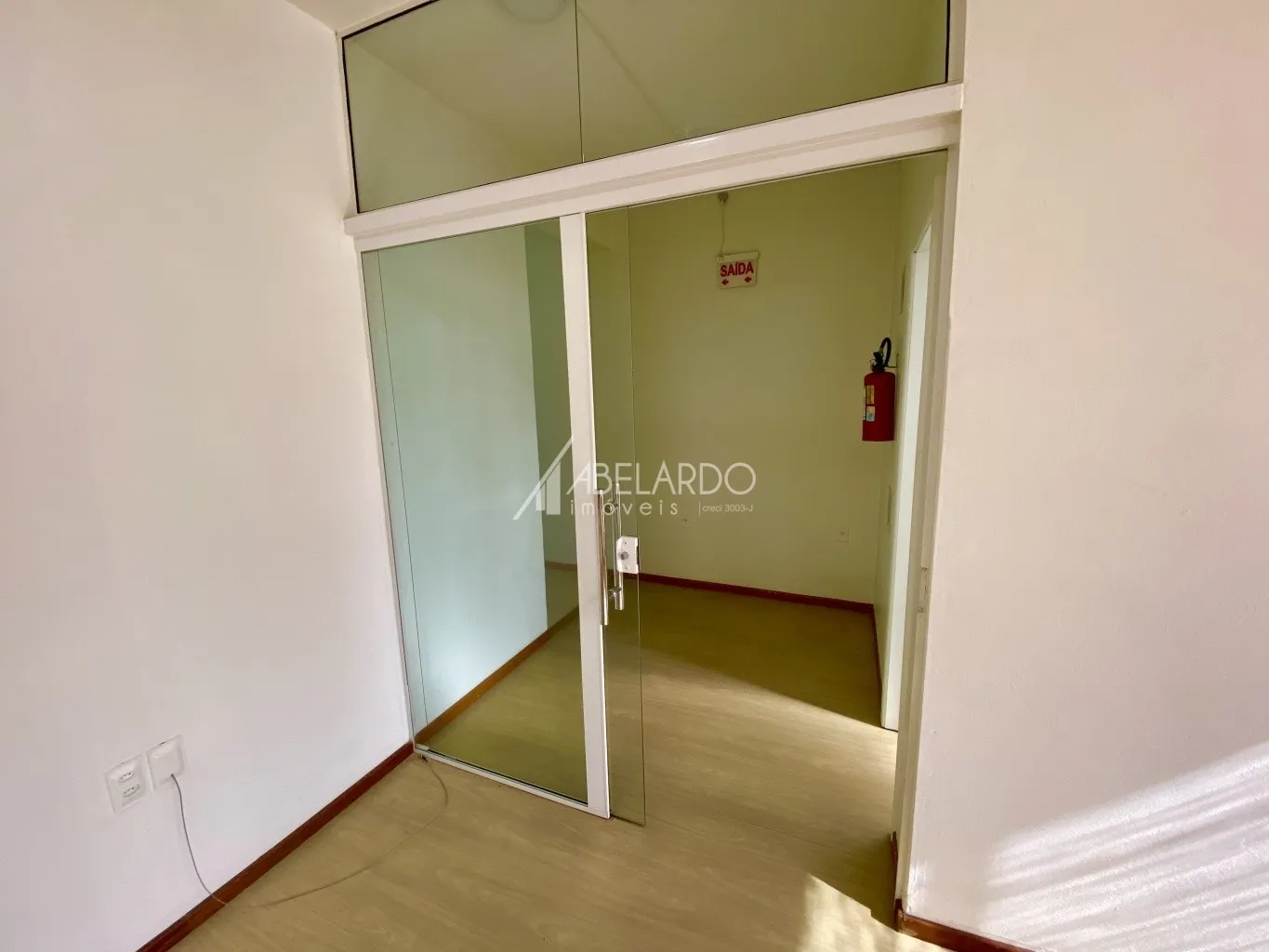 SALA COMERCIAL LOCALIZADA NO BAIRRO VELHA, EM BLUMENAU — foto 2