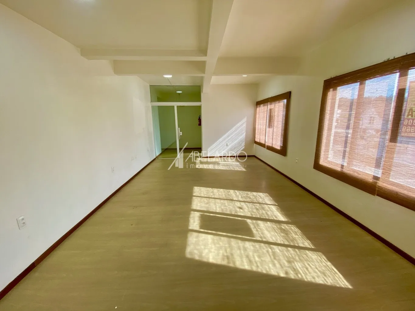 SALA COMERCIAL LOCALIZADA NO BAIRRO VELHA, EM BLUMENAU — foto 3