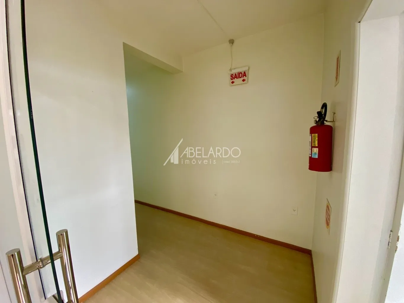 SALA COMERCIAL LOCALIZADA NO BAIRRO VELHA, EM BLUMENAU — foto 4