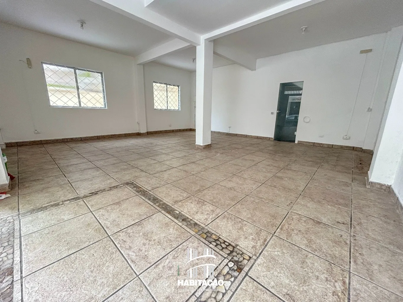Sala/Escritório à venda, 45m² na região do bairro Centro, próximo à 3ª Avenida, Balneário Camboriú — foto 2