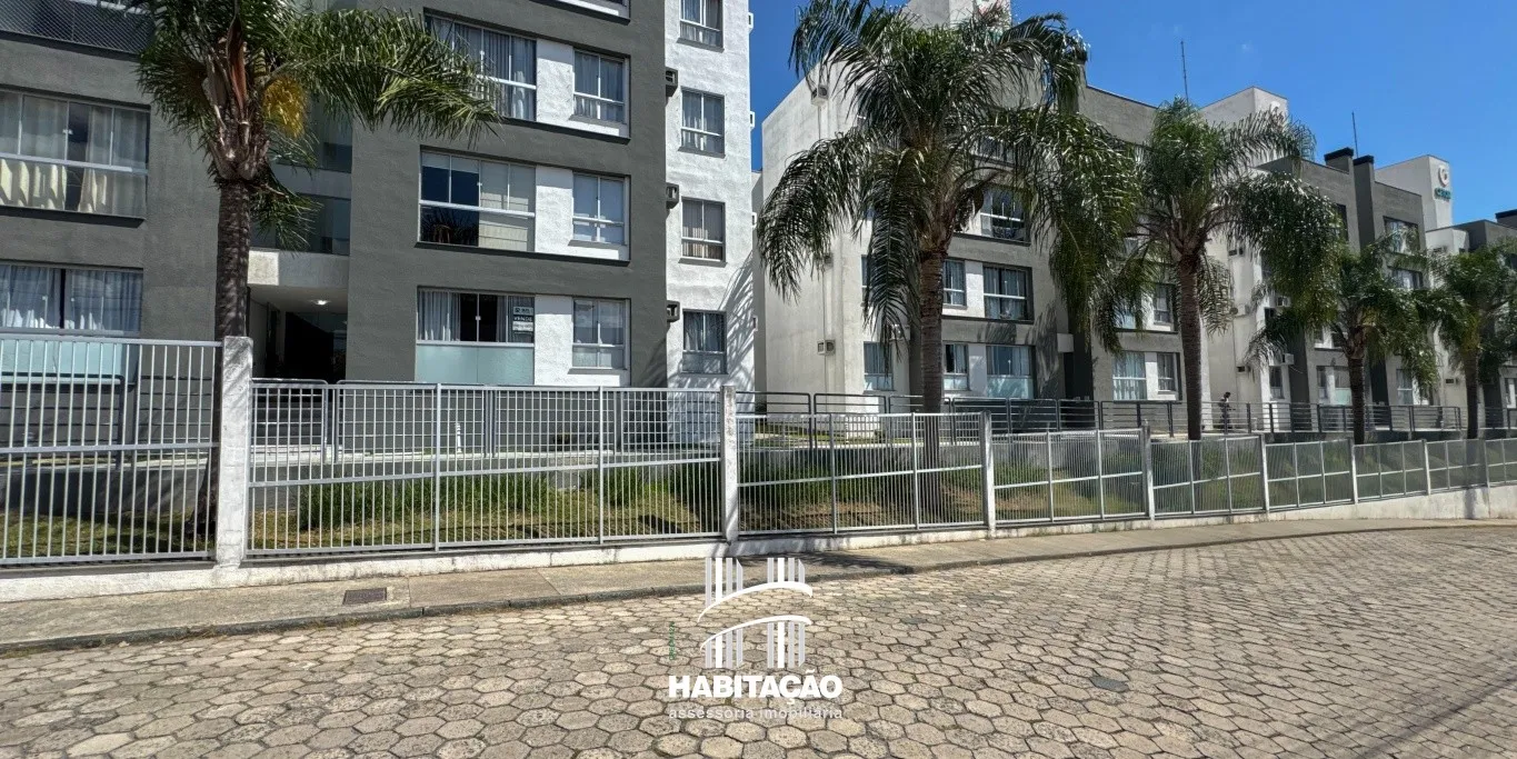 Apartamento semimobiliado no bairro Fortaleza - foto 1