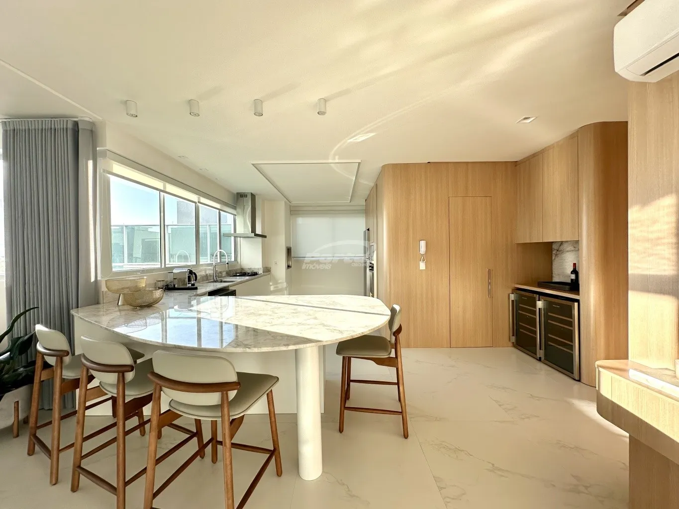 Cobertura mobiliada com 4 dormitórios, sendo 2 suítes no bairro Itacolomi em Balneário Piçarras/SC (Cód. 22610) — foto 4