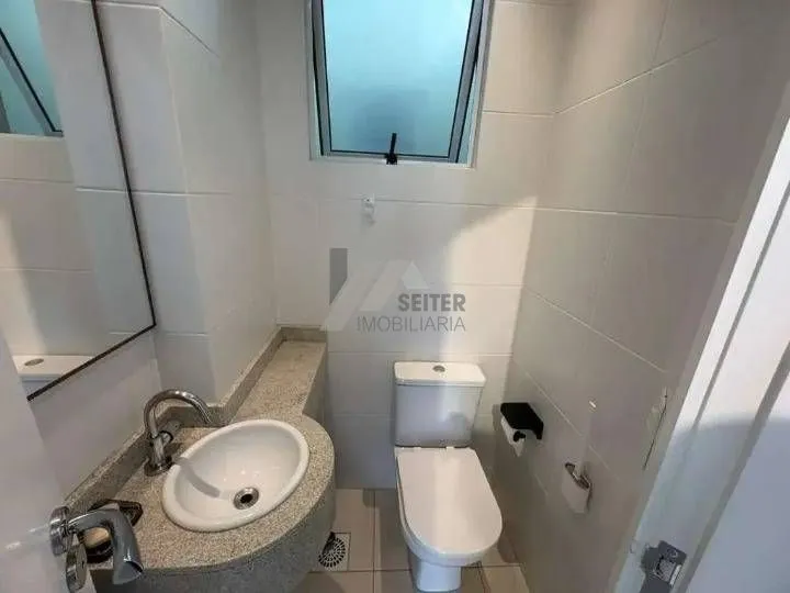 Cobertura com 2 Quartos e 2 banheiros para Alugar — foto 3