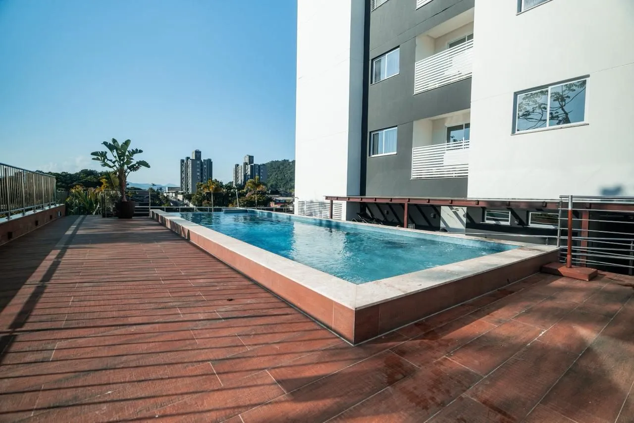 Apartamento à venda com 3 quartos, sendo 1 suíte, 2 vagas, 89m² na região do bairro Água Verde, próximo à Rua General Osório, Blumenau