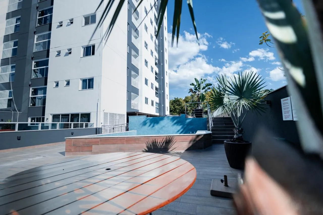 Apartamento à venda com 3 quartos, sendo 1 suíte, 2 vagas, 89m² na região do bairro Água Verde, próximo à Rua General Osório, Blumenau