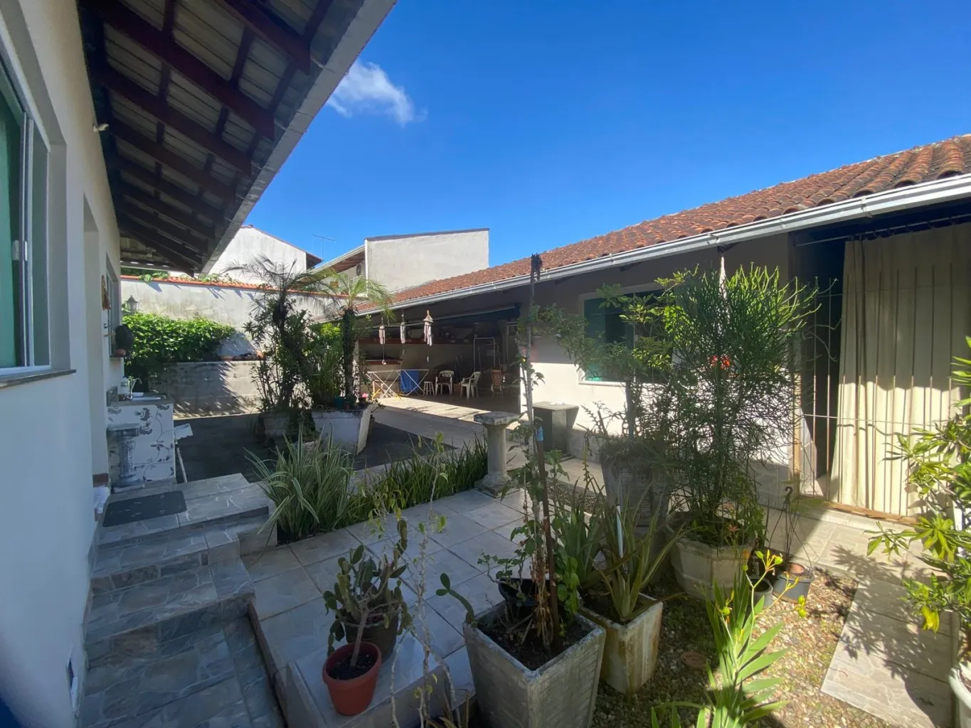 Casa com 3 quartos, sendo 1 suíte e amplo espaço para área de festas - Bairro Tribess — foto 5