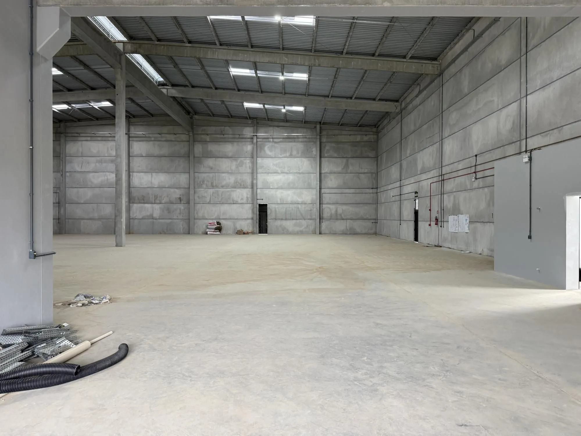 Galpão disponível para locação com aprox. 1.031,5 m2 no bairro Itoupavazinha, ap - foto 1