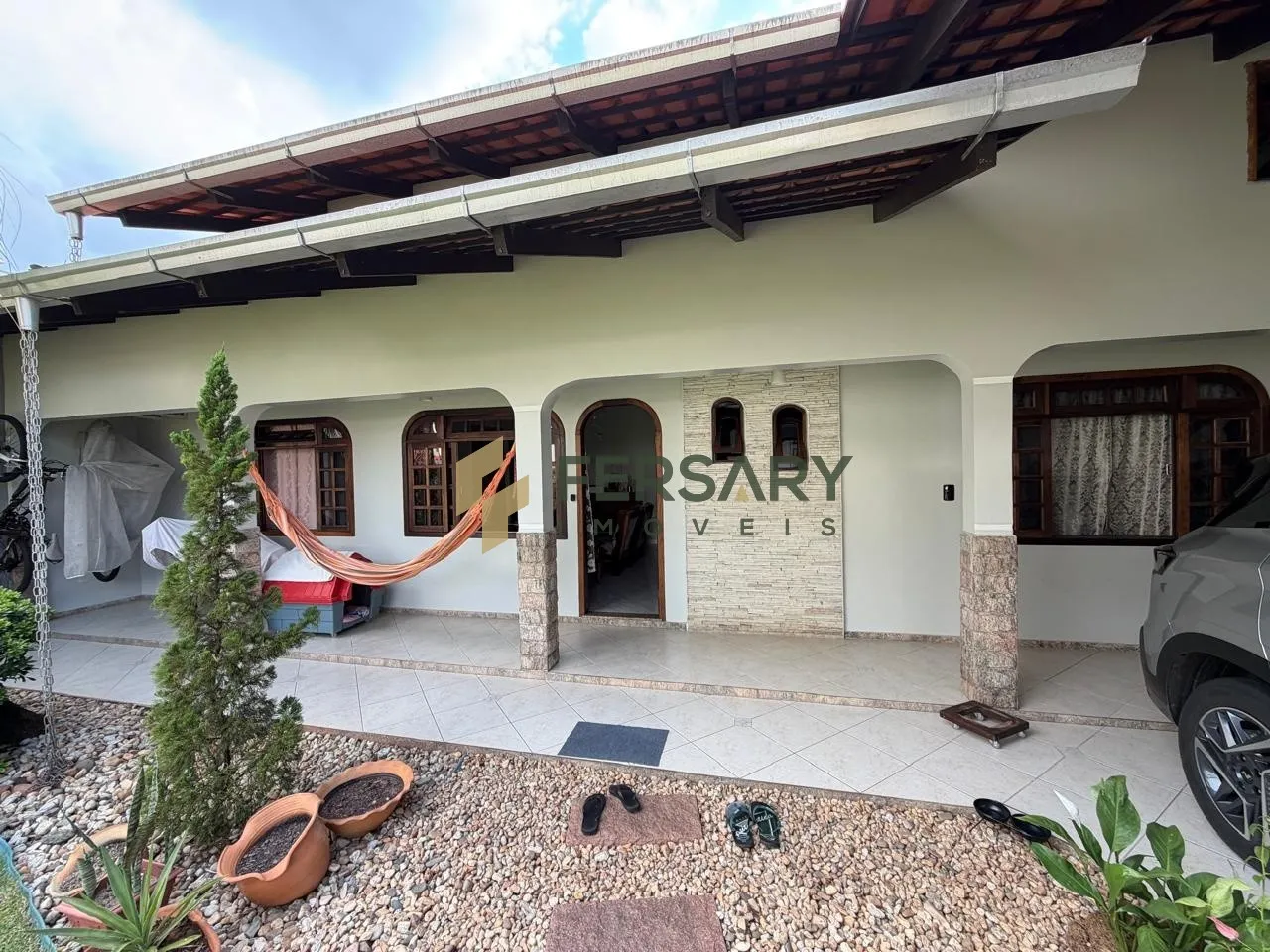 Linda Casa com 03 Quartos no Centro do Bairro Carijós. — foto 7