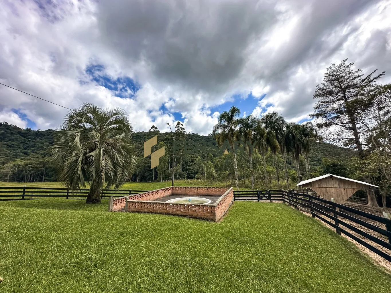 Fazenda com 530.000m contendo um lindo ribeirão de água cristalina e duas cachoeiras. — foto 6