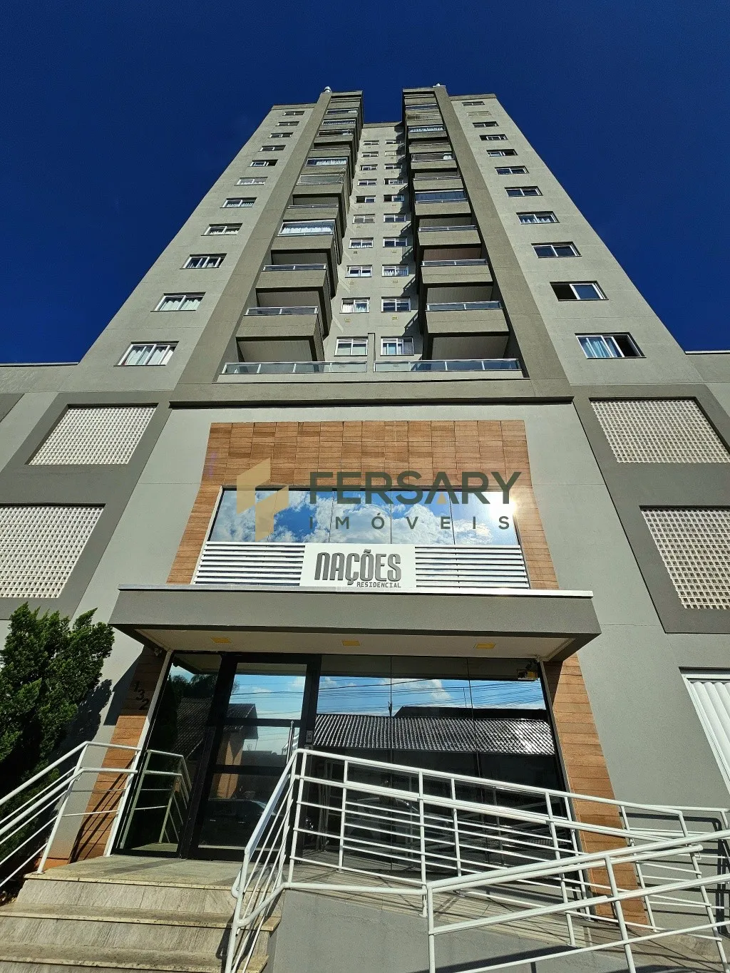 Apartamento último andar no Res. Nações - foto 1