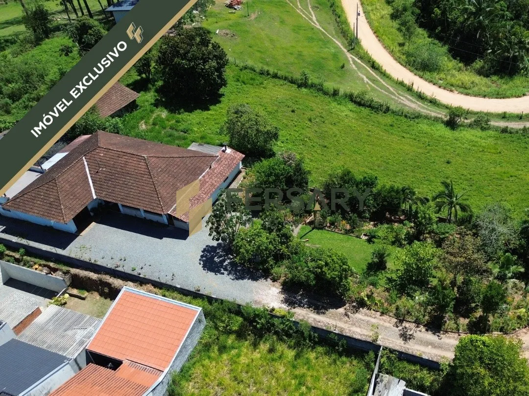 Imóvel com amplo Terreno medindo 2.421,06m e 250,00m de Construção. - foto 1