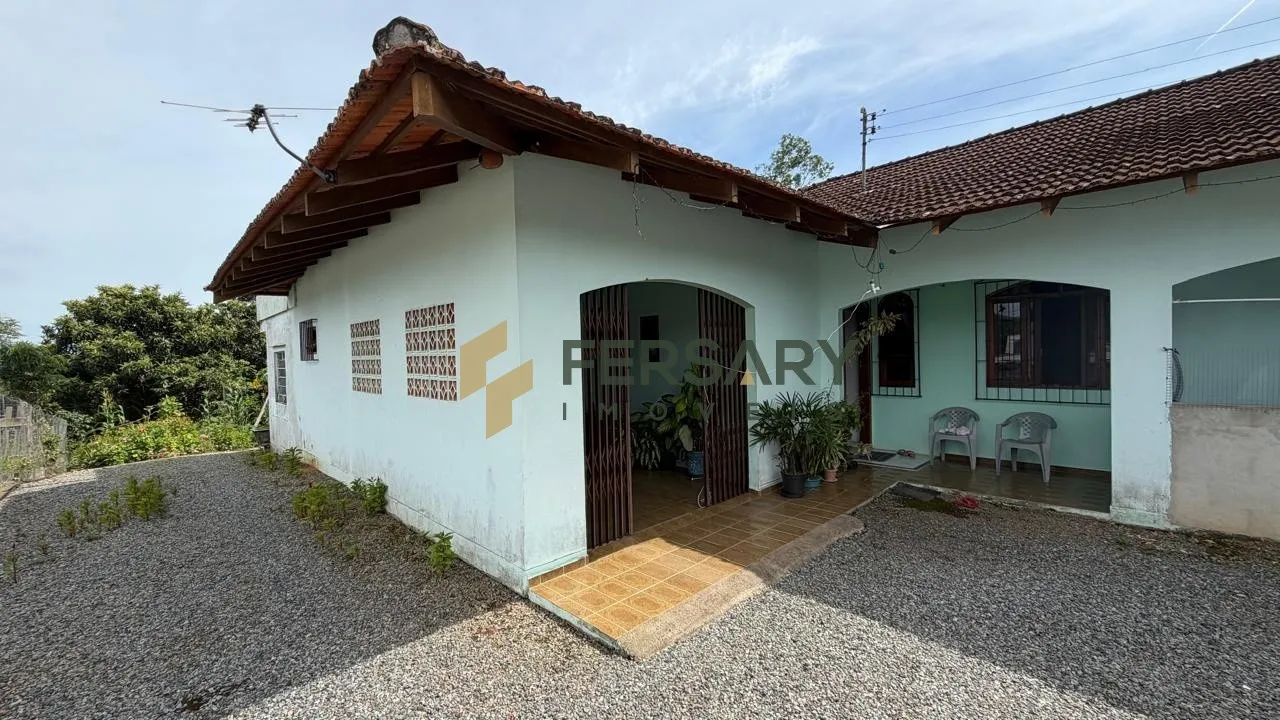 Imóvel com amplo Terreno medindo 2.421,06m e 250,00m de Construção. — foto 5