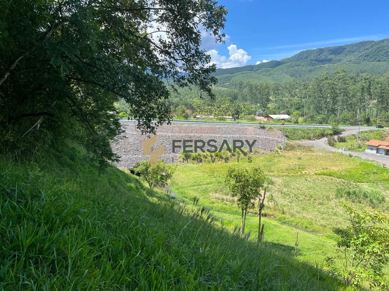 Sítio na cidade de Rodeio com frente para a BR 470! — foto 7