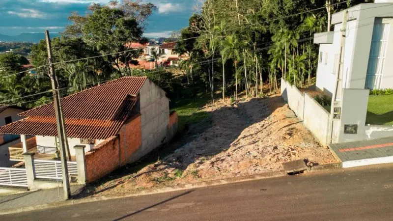 Amplo terreno medindo 717,60m, localizado no Bairro Ribeirão das Pedras, Indaial, SC — foto 2