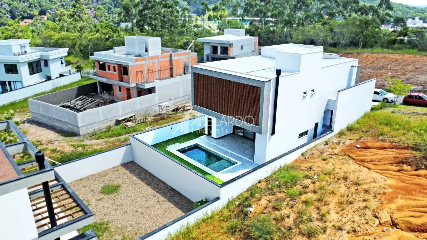 CASA MODERNA DE ALTO PADRÃO, LOCALIZADA EM CONDOMÍNIO FECHADO EM ESTILO AMERICANO - BAIRRO PONTA AGUDA, EM BLUMENAU — foto 5